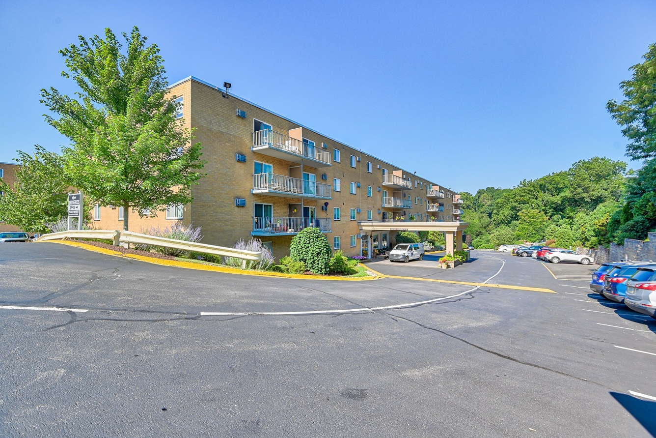 Chateau Perry Apartments North Hills Pittsburgh